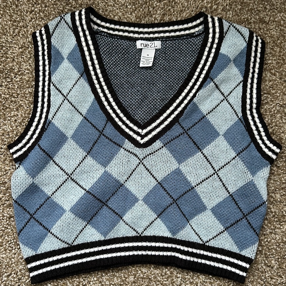 Rue 21 knitted Vest(Medium)